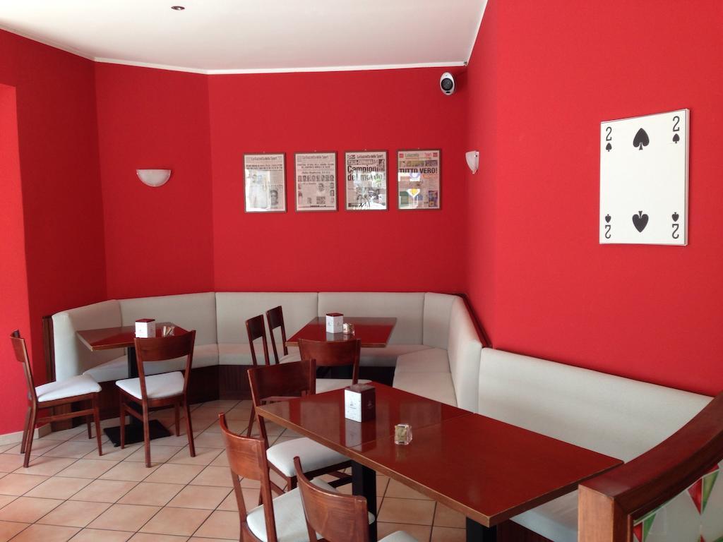 De La Tour Otel Tirano Dış mekan fotoğraf